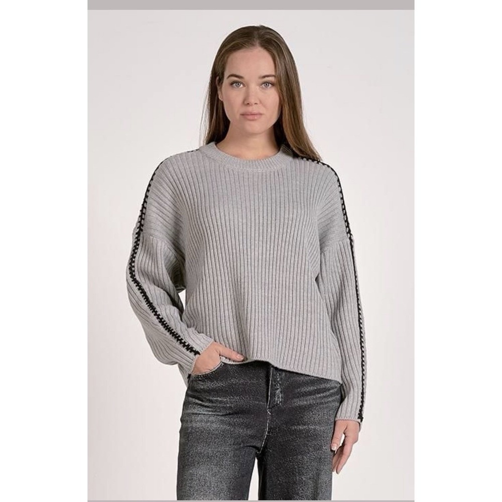 Elan Designer Gray Sweater Black Detailed Piping‎ On Arms Sz M